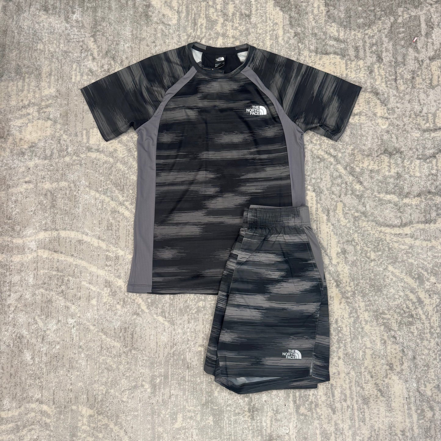 TNF Performance Twin Set Zebra
